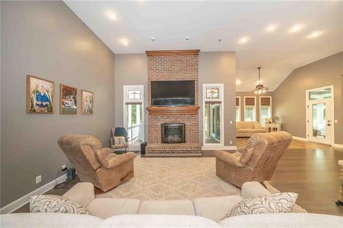 16609 Ne 121st Ter, Kearney, MO, 64060-7454 | Card Image