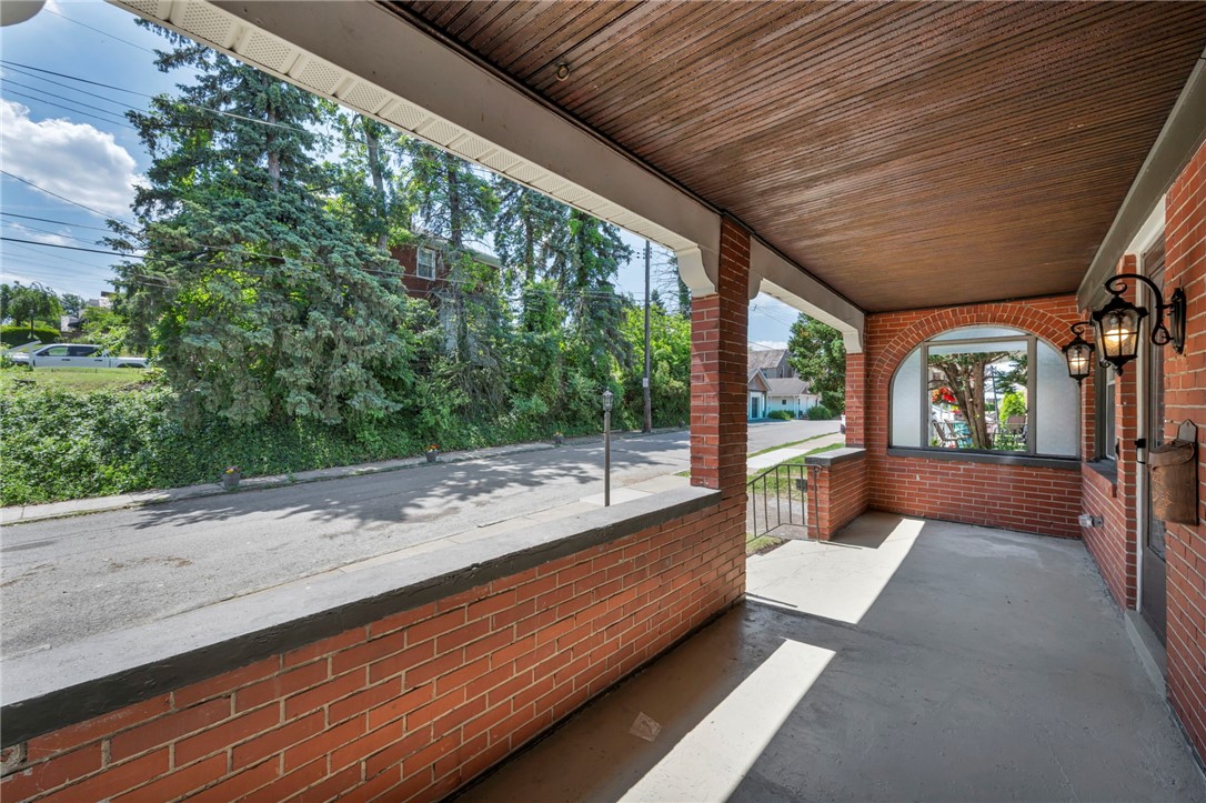 Residential in Brentwood 4