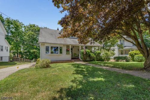 5 Hampton Rd, Mendham, NJ, 07945-1203 | Card Image