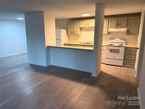 9401 Old Concord Rd, Charlotte, NC, 28213-7705 | Card Image