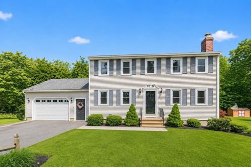 10 Douglas Ave, Methuen, MA, 01844-6471 | Card Image