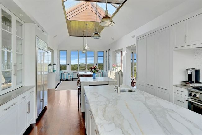 2 Squibnocket Rd, House other with 6 bedrooms, 6 bathrooms and 6 parking in Chilmark MA | Image 18