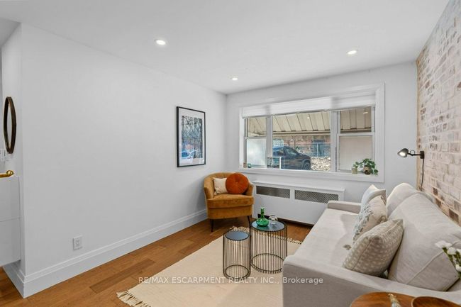 5 - 137 Emerald St S, Condo with 1 bedrooms, 1 bathrooms and 1 parking in Hamilton ON | Image 11