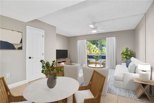 apt-d202-1901 Indian River Blvd, Vero Beach, FL, 32960-5251 | Card Image