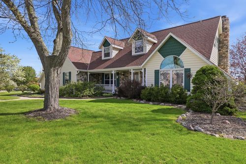 211 Erin Court, West Bend, WI, 53095 | Card Image