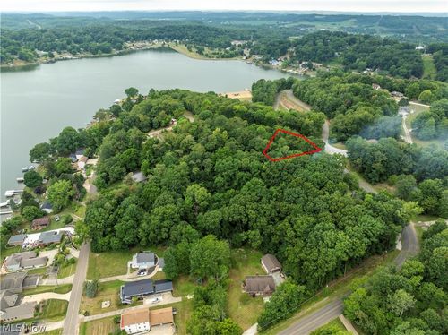 243-0 E Mohawk Dr, Malvern, OH, 44644 | Card Image