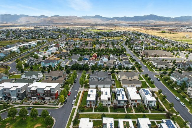 View of property location featuring a mountainous background and nearby suburban area | Image 60