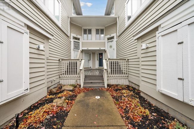 608 Monument Vw, Condo with 2 bedrooms, 3 bathrooms and 1 parking in Marblehead OH | Image 32
