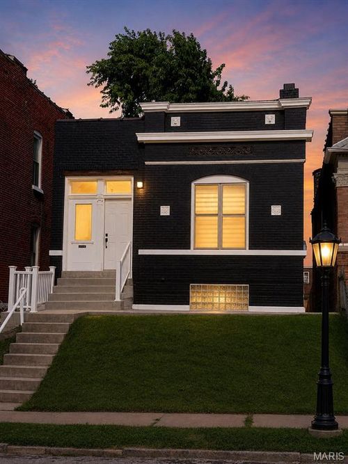 3824 S Compton Ave, Saint Louis, MO, 63118-4327 | Card Image