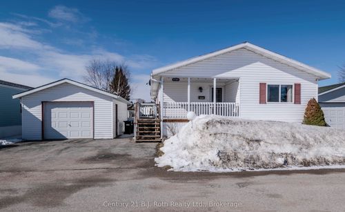 4106 Lynn St, Severn, ON, L3V0V4 | Card Image