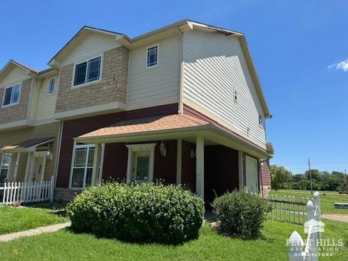 1 Fuller Cir, Junction City, KS, 66441-4264 | Card Image