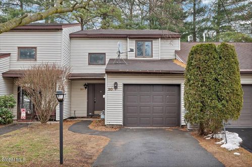 20 Heartwood Ct, Clifton Park, NY, 12065-2808 | Card Image