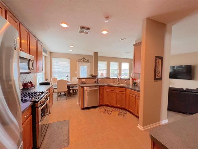 19314 Camellia Bend Cir, House other with 4 bedrooms, 4 bathrooms and 2 parking in Spring TX | Image 5