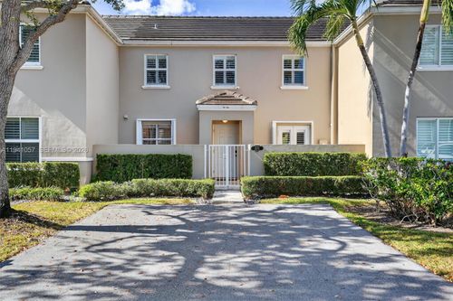 5570 Sw 70th Pl S, Miami, FL, 33155-5621 | Card Image