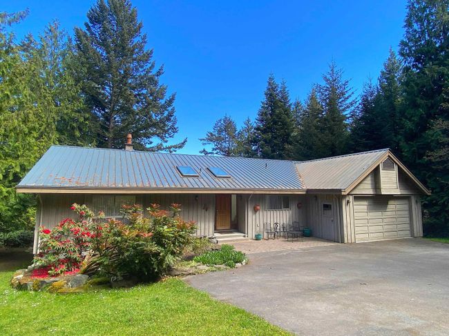 229 Mary Ann Point, House other with 4 bedrooms, 3 bathrooms and null parking in Galiano Island BC | Image 3