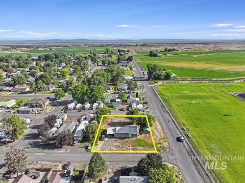 646 2nd Ave E, Wendell, ID, 83355-5111 | Card Image