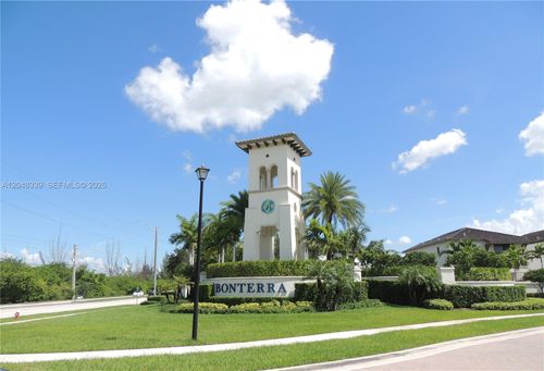 9336 W 34th Ct, Hialeah, FL, 33018-2055 | Card Image
