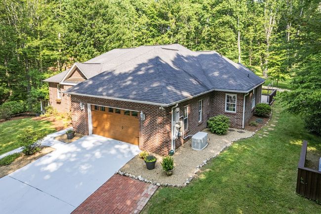 23677 Archery Range Rd, House other with 3 bedrooms, 3 bathrooms and 4 parking in Bristol VA | Image 4