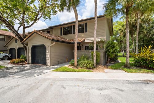 9014 Vineyard Lake Dr, Plantation, FL, 33324-1107 | Card Image