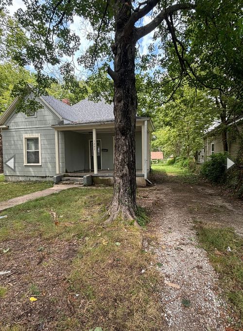 1207 W Florida St, Springfield, MO, 65803-1560 | Card Image