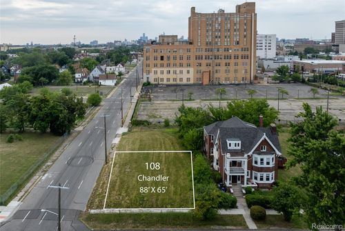 108 Chandler St, Detroit, MI, 48202-2825 | Card Image