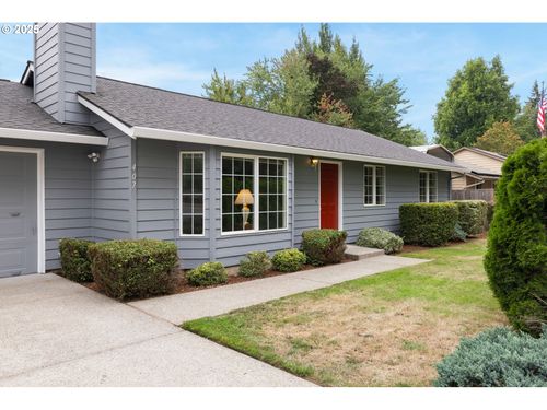 407 Se 202nd Ave, Portland, OR, 97233-6068 | Card Image