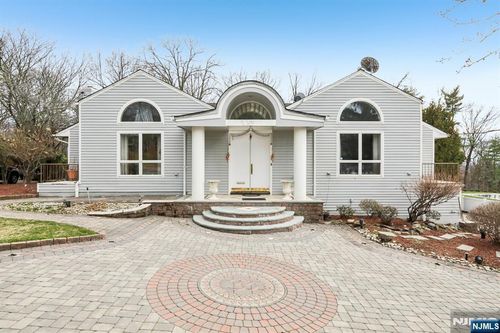 270 E Clinton Ave, Tenafly, NJ, 07670-2316 | Card Image