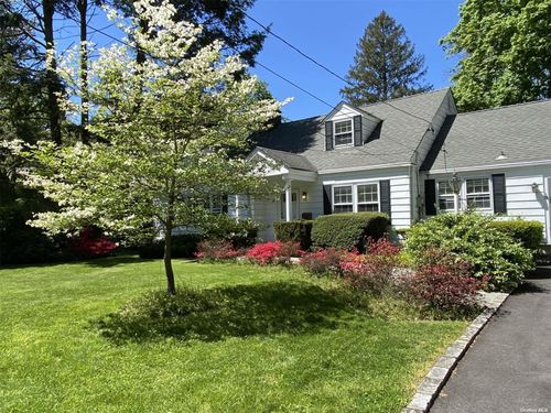 29 Amherst Ct, Huntington, NY, 11743-2425 | Card Image