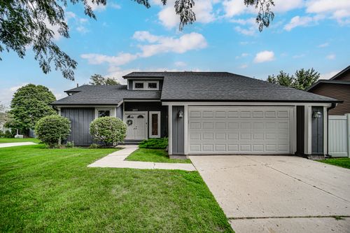 2075 Valley Creek Dr, Elgin, IL, 60123-2539 | Card Image