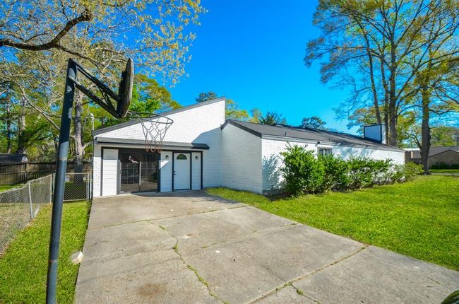 48 Artesia, Home with 3 bedrooms, 2 bathrooms and null parking in Conroe TX | Image 7