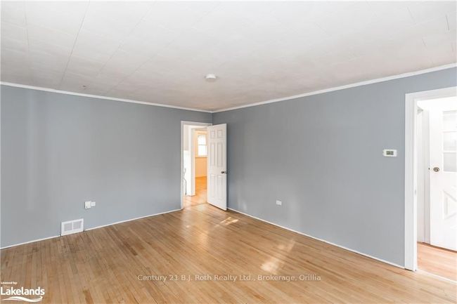 290 Barrie Rd, House other with 3 bedrooms, 2 bathrooms and 5 parking in Orillia ON | Image 6