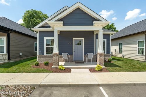 812 Rosemary Ln, La Grange, KY, 40031-7920 | Card Image