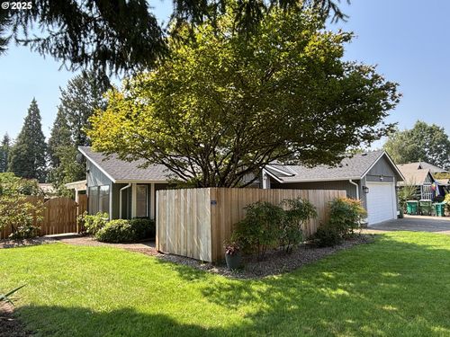 614 E Mountainview Dr, Newberg, OR, 97132-1010 | Card Image