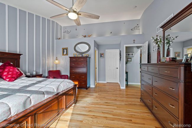Walkin closet and private bath | Image 16