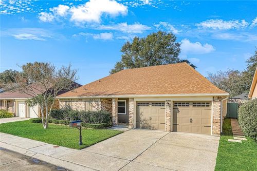 707 Aurora Oaks Dr, New Orleans, LA, 70131-7050 | Card Image