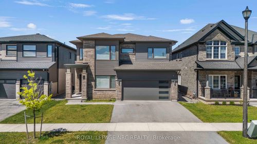 12 Swan Ave, Fonthill, ON, L0S1E6 | Card Image