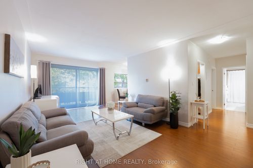 211-11 Woodman Dr S, Hamilton, ON, L8K4E3 | Card Image