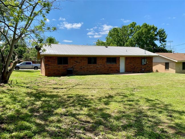 1004 Mill Creek Dr, House other with 2 bedrooms, 2 bathrooms and 1 parking in Brenham TX | Image 16