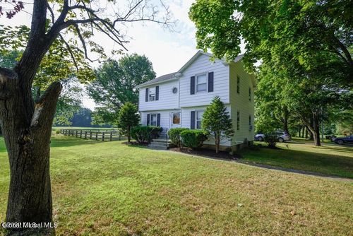 642 Feura Bush Rd, Delmar, NY, 12054-9782 | Card Image