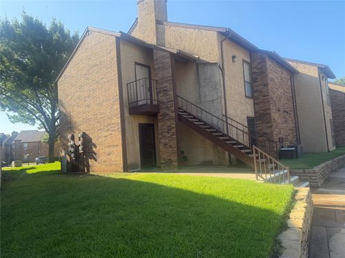 3210-2103 Friendly Dr, Arlington, TX, 76011-2909 | Card Image