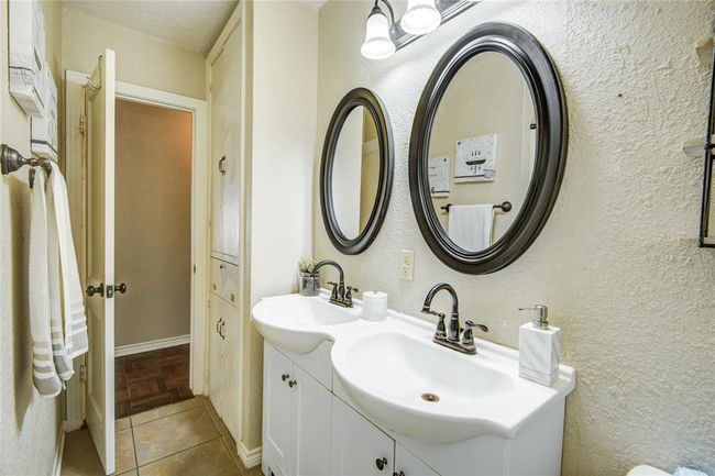 131 Laurel St, House other with 4 bedrooms, 1 bathrooms and 1 parking in Lake Jackson TX | Image 21