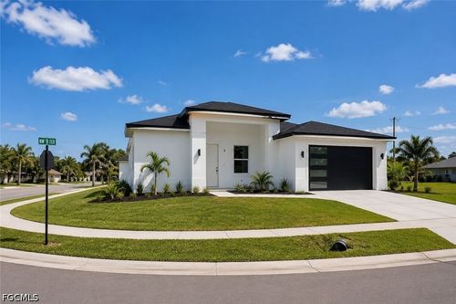 377 Kingston Dr E, Fort Myers, FL, 33905 | Card Image