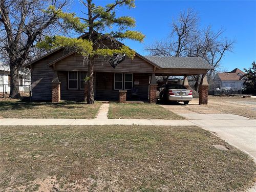 210 N Louis Tittle Ave, Mangum, OK, 73554-4423 | Card Image