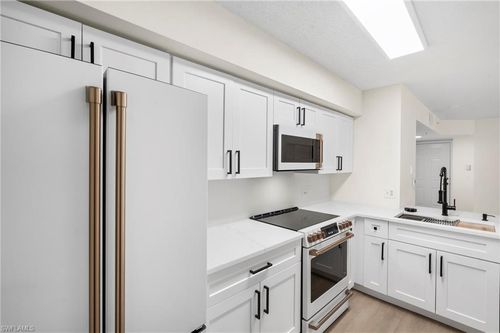 apt-815-8950 Colonnades Ct, BONITA SPRINGS, FL, 34135-7866 | Card Image