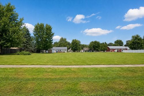 321 E Elk St, Odell, IL, 60460-9407 | Card Image