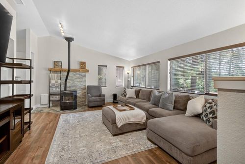5621 Daisy Circle, Pollock Pines, CA, 95726 | Card Image