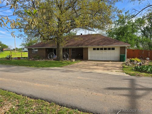 301 W Burkhart St, Glencoe, OK, 74032-3318 | Card Image