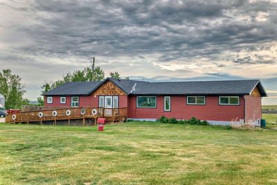 240045a Highway 1, House detached with 6 bedrooms, 2 bathrooms and null parking in Wheatland County AB | Image 1