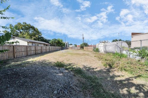 5717 Centralcrest St, Houston, TX, 77092-7003 | Card Image