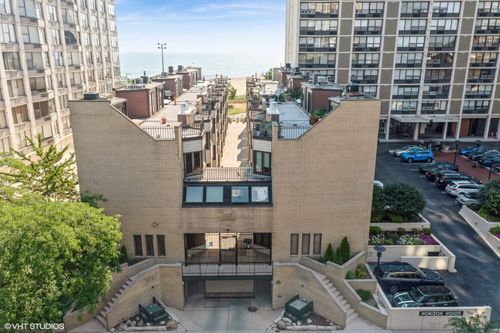 apt-l-5747 N Sheridan Rd, Chicago, IL, 60660-8716 | Card Image